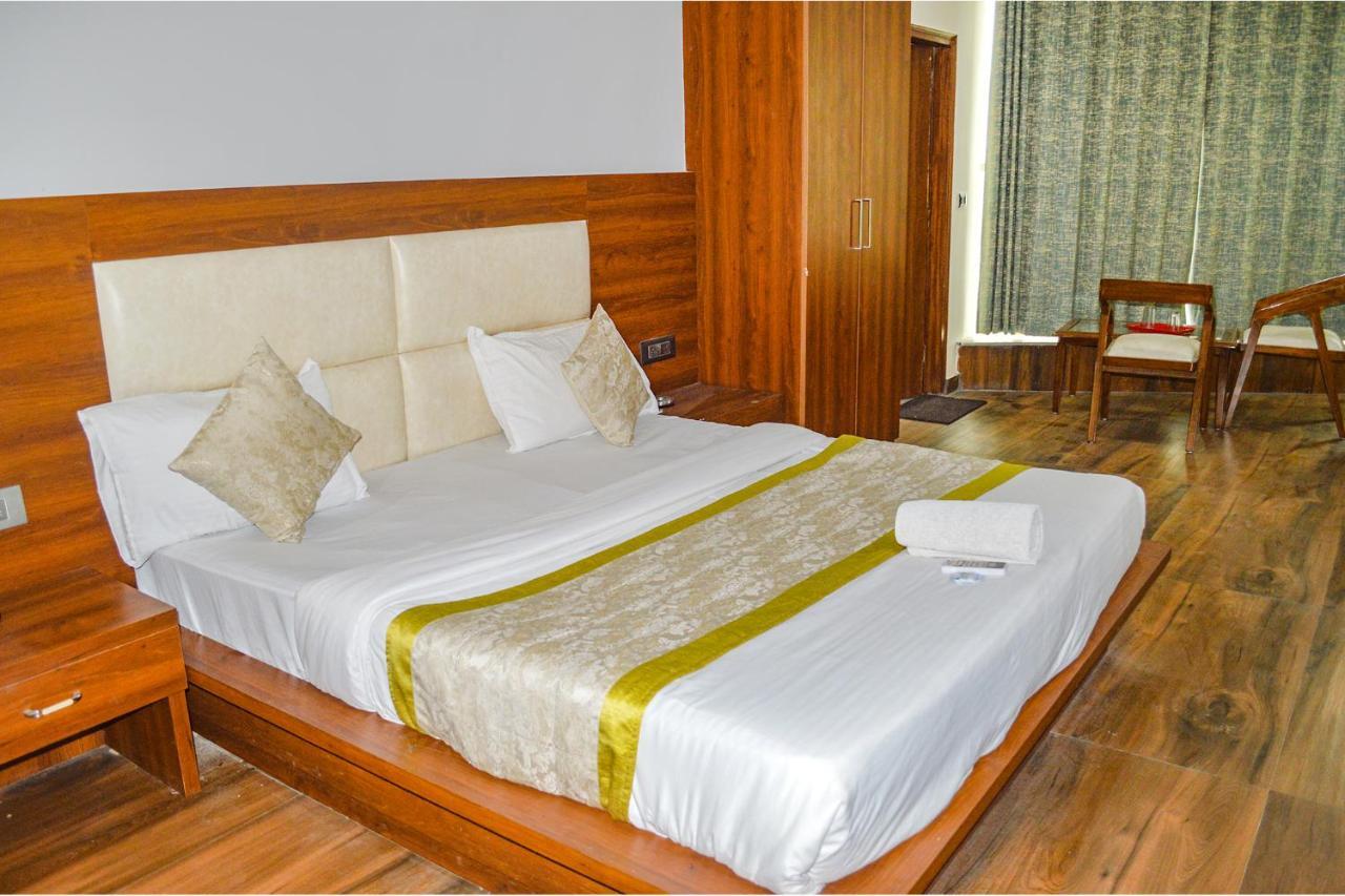 Fabhotel The Golf Inn Νόιντα Εξωτερικό φωτογραφία